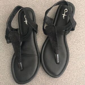 🌻3/20 Curfew slip on sandal.  Size 6